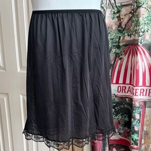 Black Lace Hem Half Slip